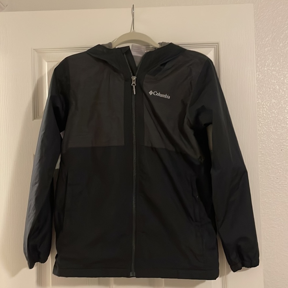 Columbia omnitech waterproof rain jacket hoodie. Youth Large. Black & Grey